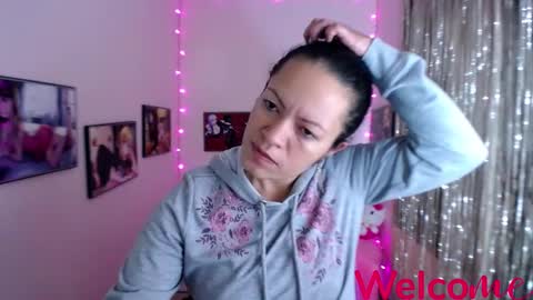Snapshot of leandra_sex chatting on 02-28-25, 02:42 Leandra online show from 02-28-25, 02:42