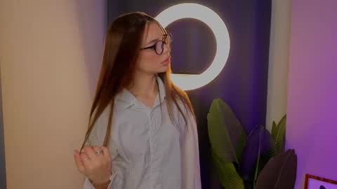 Sophie online show from 04-15-26, 08:20