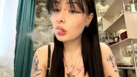 Kiki online show from 04-17-26, 03:15