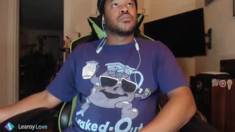 Snapshot of learoy chatting on 12-10-24, 01:44 Learoy online show from 12-10-24, 01:44