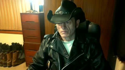 leathergreaser online show from 07-07-26, 07:23