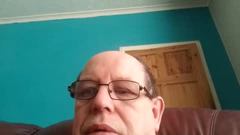 Snapshot of leatherpants68 chatting on 04-06-26, 02:51 leatherpants68 online show from 04-06-26, 02:51