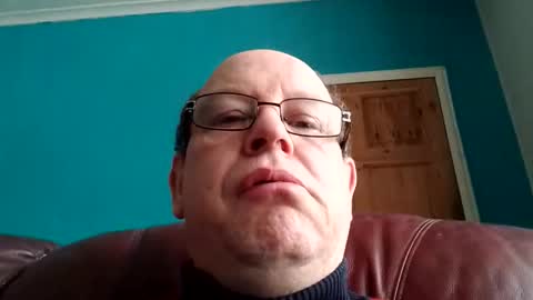 Snapshot of leatherpants68 chatting on 04-17-26, 08:17 leatherpants68 online show from 04-17-26, 08:17