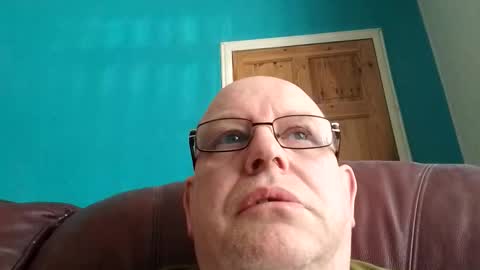 Snapshot of leatherpants68 chatting on 04-29-26, 03:38 leatherpants68 online show from 04-29-26, 03:38