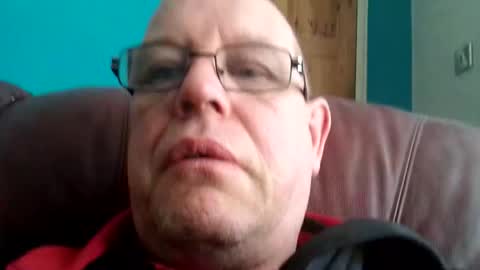 Snapshot of leatherpants68 chatting on 04-30-26, 01:28 leatherpants68 online show from 04-30-26, 01:28