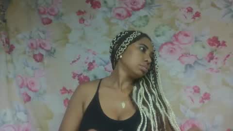 leatiana online show from 04-30-26, 05:52