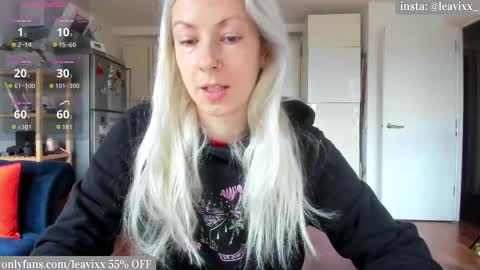 Snapshot of leavixx chatting on 10-23-25, 09:41 LeaVixx online show from 10-23-25, 09:41