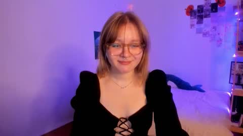 Ellie online show from 11-19-25, 04:01