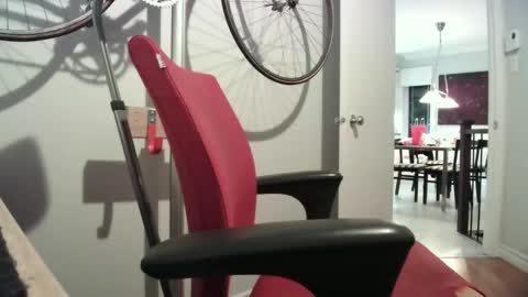 LeDoc  online show from 10-09-25, 02:20