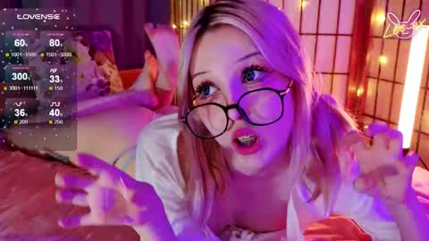 Lee ex online show from 10-19-25, 04:07