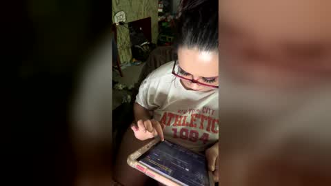 leeannebloomer online show from 03-08-26, 01:03