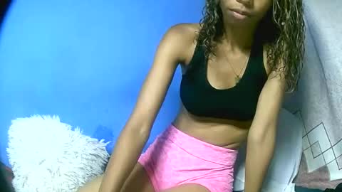 Snapshot of leeromi chatting on 02-19-26, 02:46 leeromi online show from 02-19-26, 02:46