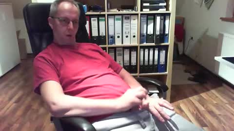 Snapshot of lefti27 chatting on 11-07-25, 03:45 Dave online show from 11-07-25, 03:45