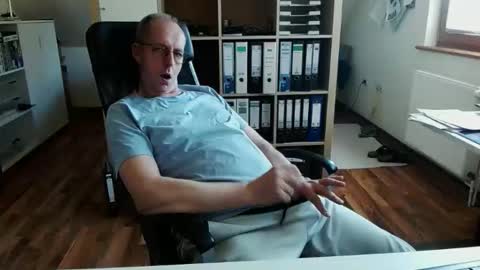 Snapshot of lefti27 chatting on 04-22-26, 03:02 Dave online show from 04-22-26, 03:02