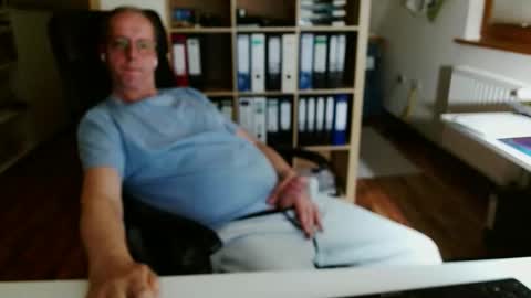 Snapshot of lefti27 chatting on 04-27-26, 09:35 Dave online show from 04-27-26, 09:35