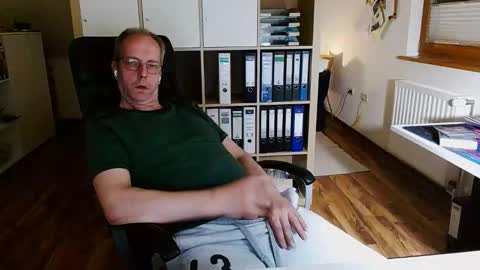 Snapshot of lefti27 chatting on 05-14-26, 09:21 Dave online show from 05-14-26, 09:21