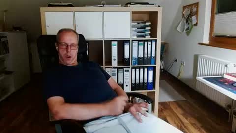 Snapshot of lefti27 chatting on 06-11-26, 10:52 Dave online show from 06-11-26, 10:52