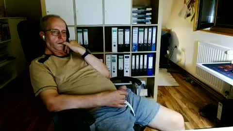 Snapshot of lefti27 chatting on 06-19-26, 11:08 Dave online show from 06-19-26, 11:08