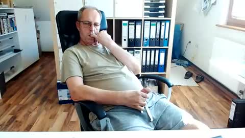 Snapshot of lefti27 chatting on 06-23-26, 03:43 Dave online show from 06-23-26, 03:43