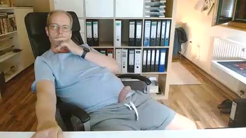 Snapshot of lefti27 chatting on 06-25-26, 11:09 Dave online show from 06-25-26, 11:09