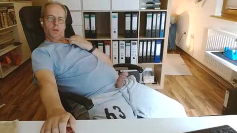 Snapshot of lefti27 chatting on 07-09-26, 10:03 Dave online show from 07-09-26, 10:03