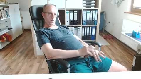Snapshot of lefti27 chatting on 07-25-26, 06:16 Dave online show from 07-25-26, 06:16