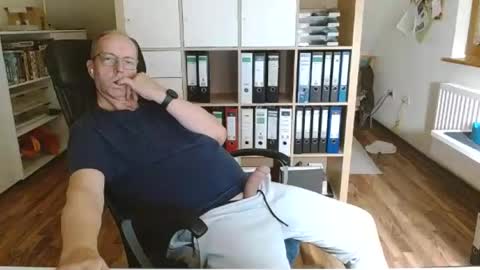 Snapshot of lefti27 chatting on 07-27-26, 10:06 Dave online show from 07-27-26, 10:06