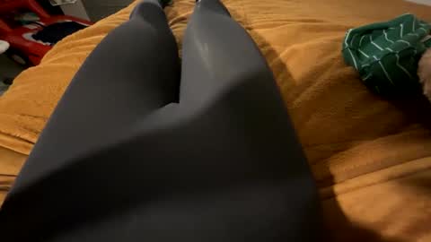 Snapshot of leggingslover7 chatting on 02-10-25, 06:35 leggingslover7 online show from 02-10-25, 06:35