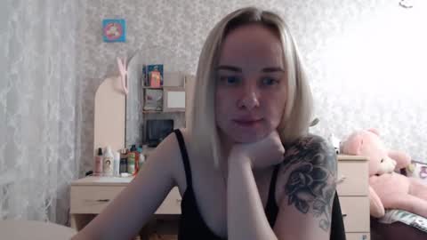 Snapshot of leggywily25 chatting on 03-12-25, 06:33 leggywily25 online show from 03-12-25, 06:33
