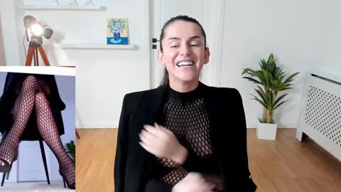 Elle  online show from 01-11-25, 01:01