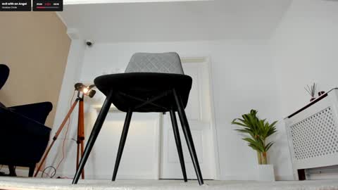 Elle  online show from 02-02-25, 05:37