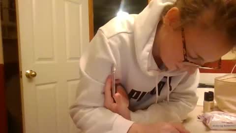 Snapshot of legzbailey chatting on 10-18-25, 04:04 taylor babe1 online show from 10-18-25, 04:04