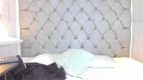 LEIGH ANGELS online show from 01-03-25, 09:47