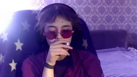 Snapshot of leigharedcross chatting on 02-04-26, 07:14 Viola online show from 02-04-26, 07:14