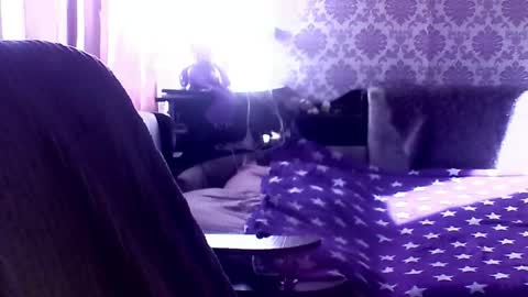 Snapshot of leigharedcross chatting on 02-15-26, 07:51 Viola online show from 02-15-26, 07:51