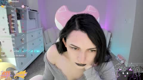 Snapshot of leighlalove chatting on 10-23-25, 11:35 Leighla online show from 10-23-25, 11:35