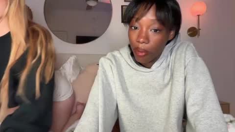 Snapshot of leighton_rae chatting on 05-21-26, 03:46 Leighton online show from 05-21-26, 03:46