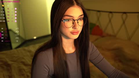 Snapshot of leila_4ever chatting on 12-20-24, 04:46 Leila online show from 12-20-24, 04:46