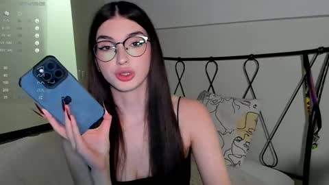 Snapshot of leila_4ever chatting on 02-12-25, 08:29 Leila online show from 02-12-25, 08:29