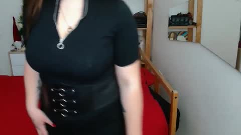 Leila online show from 02-01-25, 01:51