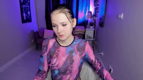 Snapshot of leila_xxbaby chatting on 10-10-25, 05:28 Leila online show from 10-10-25, 05:28