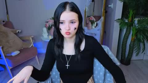 Snapshot of leila_xxbaby chatting on 10-25-25, 01:29 Leila online show from 10-25-25, 01:29