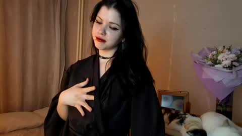 Mia online show from 04-22-26, 03:02