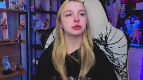 Leila online show from 12-05-25, 04:14