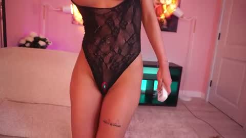 Snapshot of leilakali chatting on 06-27-26, 12:22 Leila online show from 06-27-26, 12:22