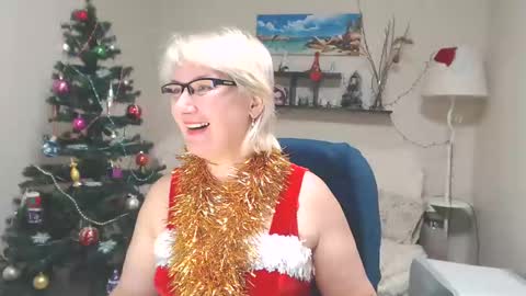 Leila Kinky online show from 12-26-24, 12:38