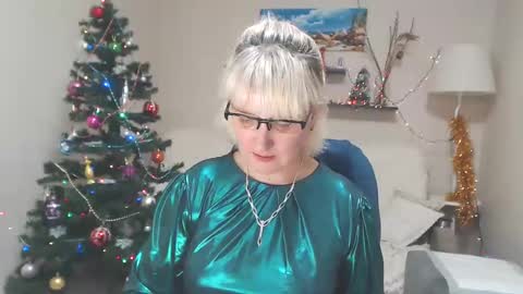 Leila Kinky online show from 01-12-25, 07:53