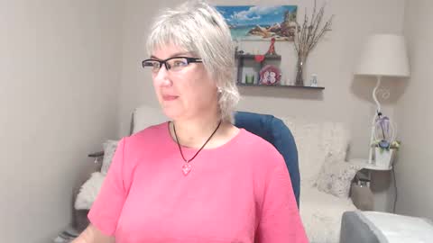 Leila Kinky online show from 10-15-25, 05:18