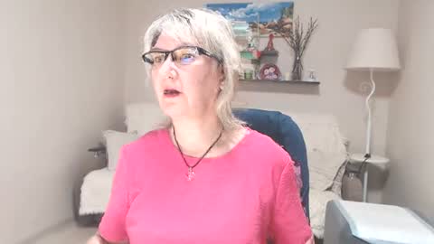 Snapshot of leilamays chatting on 06-28-26, 05:02 Leila Kinky online show from 06-28-26, 05:02