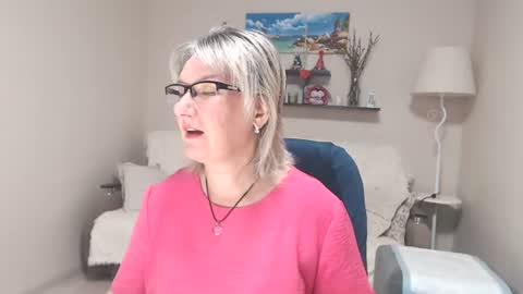 Snapshot of leilamays chatting on 07-07-26, 03:53 Leila Kinky online show from 07-07-26, 03:53